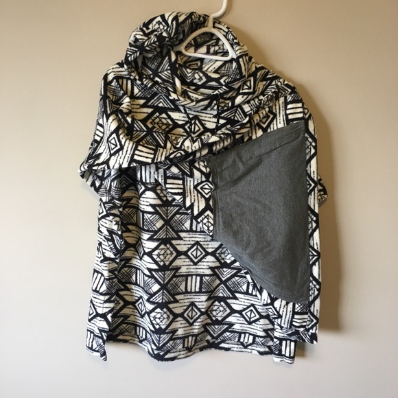 KAVU Woman’s Overlook Pullover Fleece Poncho - Picture 6 of 6